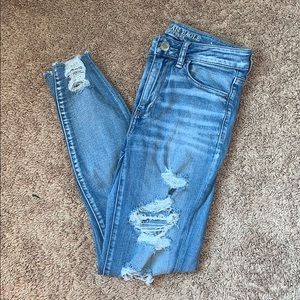 Hi-Rise Light Wash Jegging